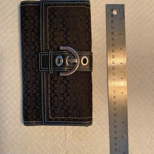 Tri fold long wallet in signature canvas, black and silver